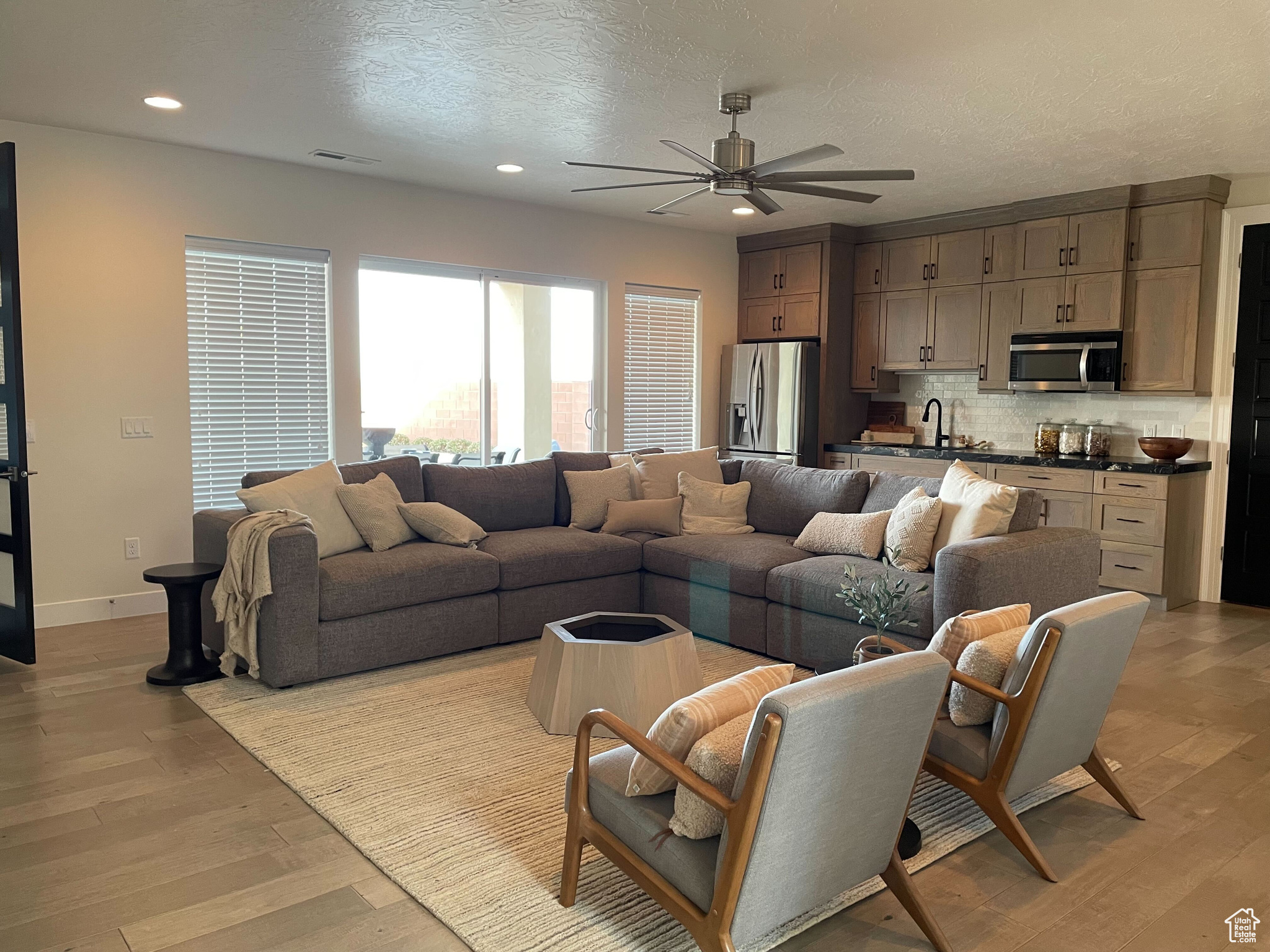 DESERTS EDGE PH 3 - Residential