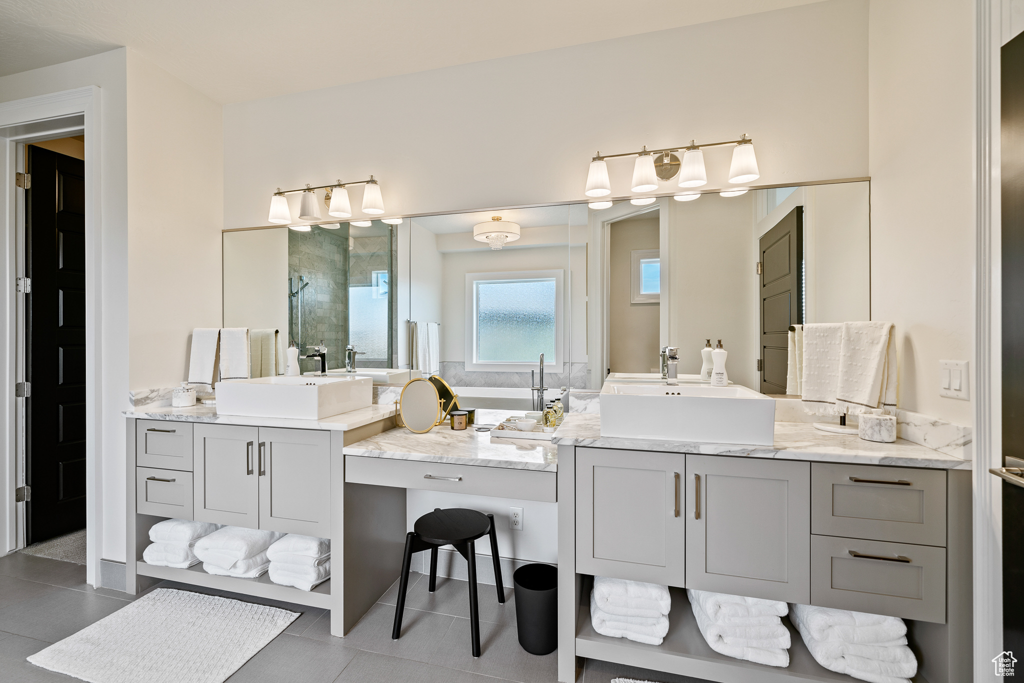 DESERTS EDGE PH 3 - Residential