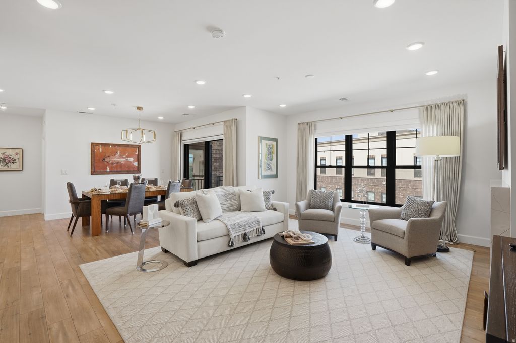 Photo of 2240 E LANEY AVE #307, Salt Lake City, UT 84117 (MLS # 2143347)