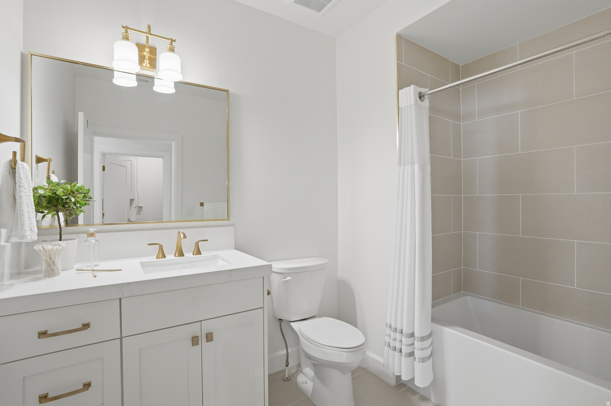 THE STATION CONDOS - Residential