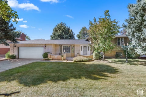 Photo of 5577 S 100 E, Washington Terrace, UT 84405 (MLS # 2190189)