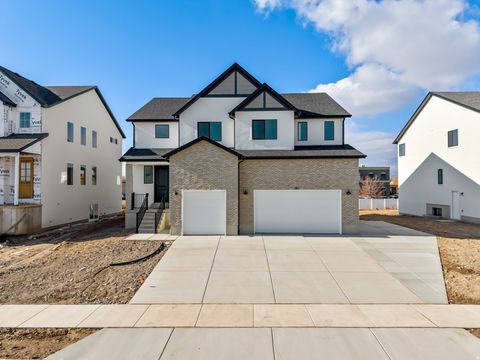 Photo of 181 N HUSKER LN #14, Saratoga Springs, UT 84043 (MLS # 2125624)