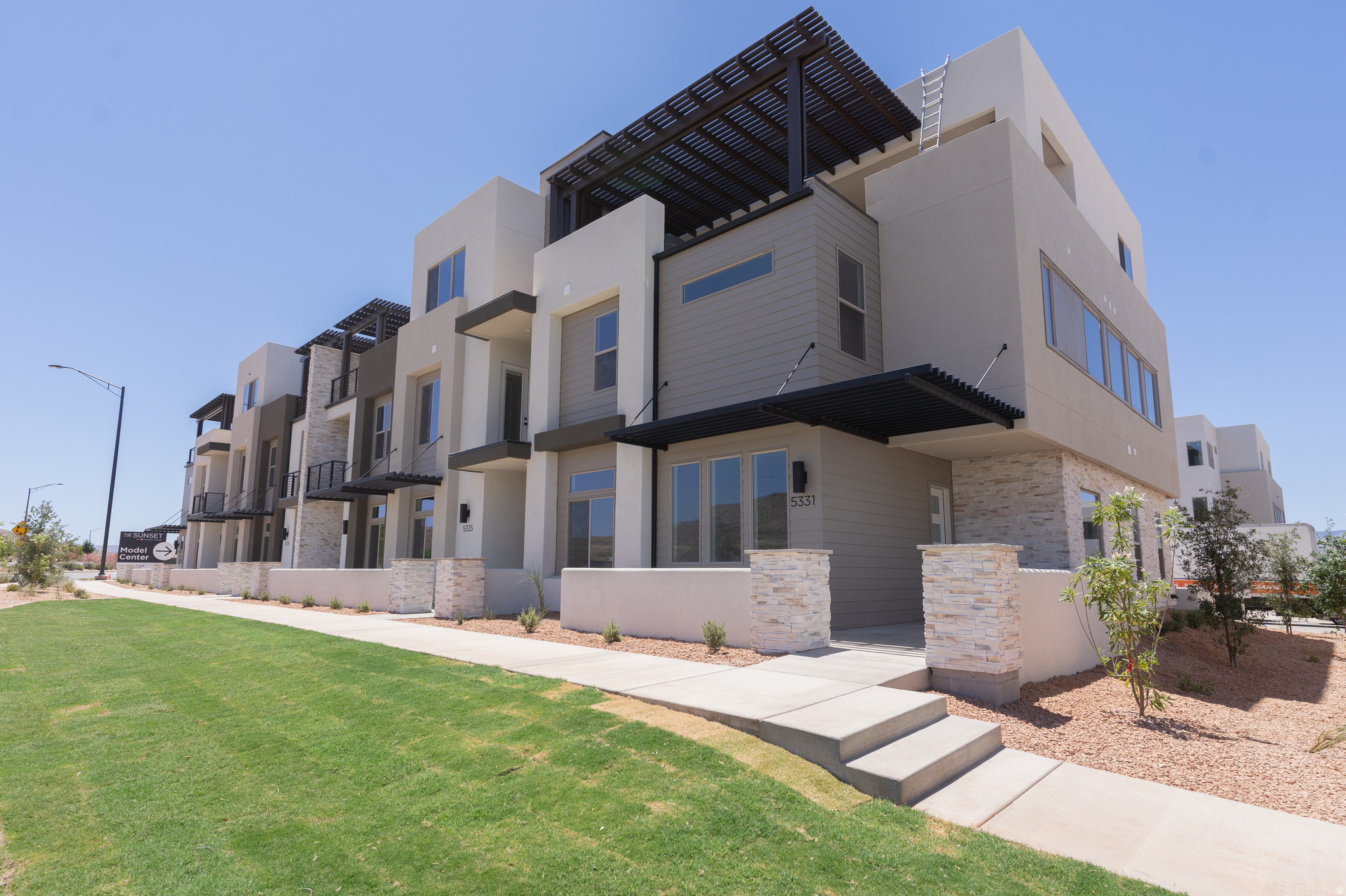 ATKINVILLE TOWNHOMES AT DESERT COLOR - Residential