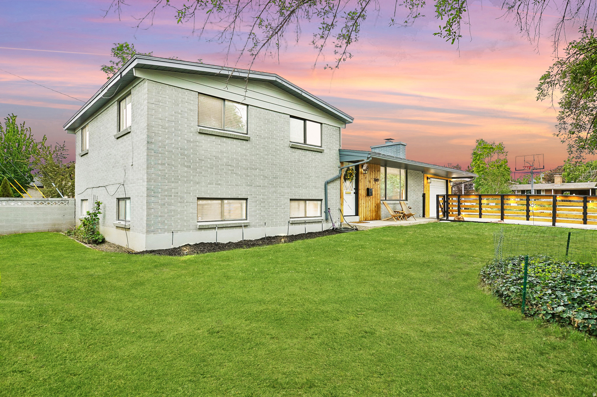 GOLDEN ACRES - Residential