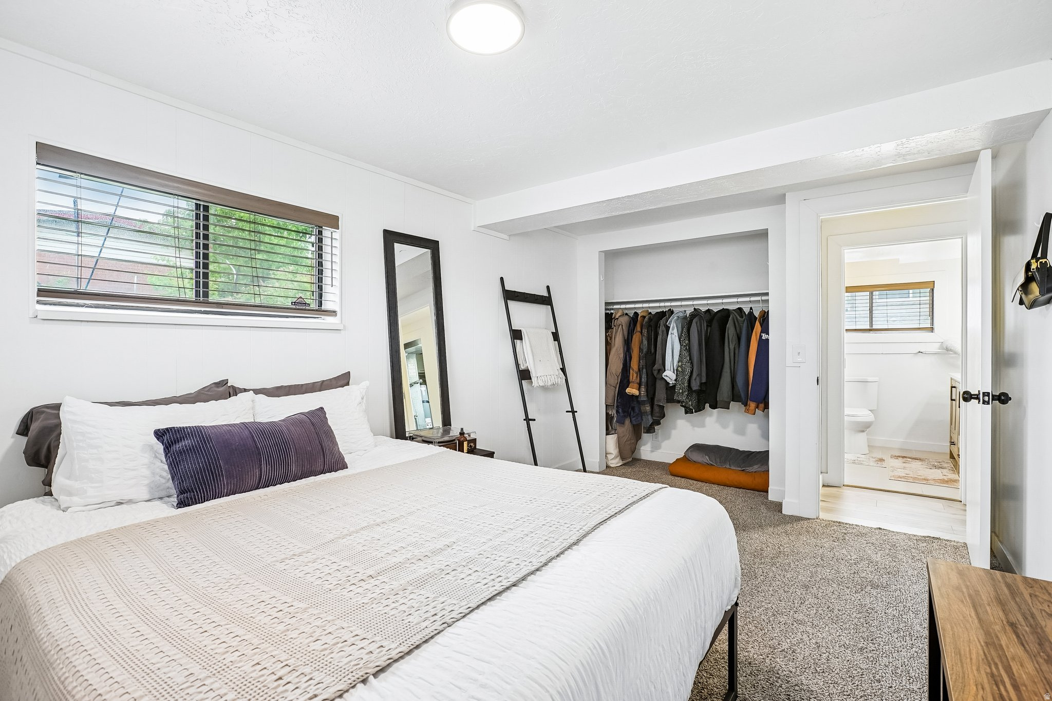 GOLDEN ACRES - Residential