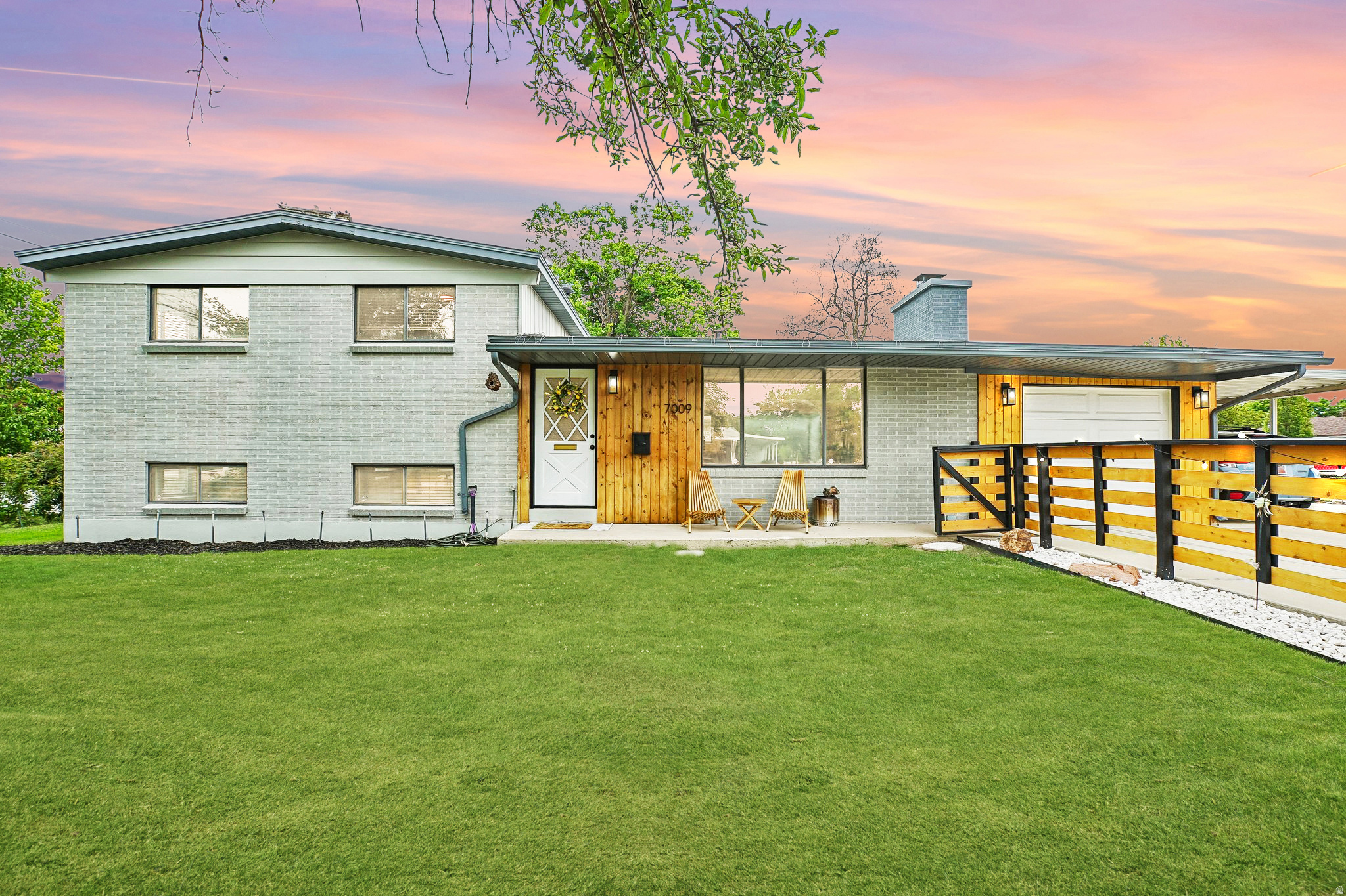 GOLDEN ACRES - Residential