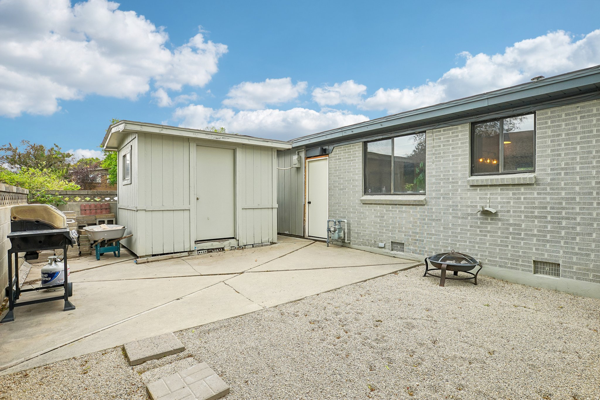 GOLDEN ACRES - Residential