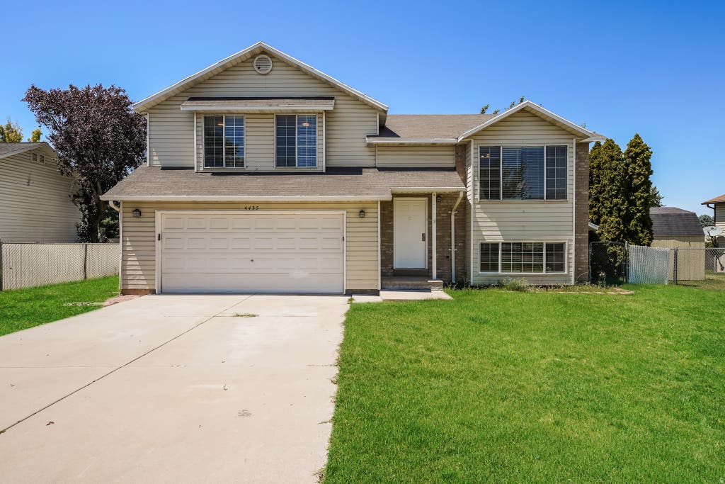 Photo of 4435 S 2750 W, Roy, UT 84067 (MLS # 2176597)