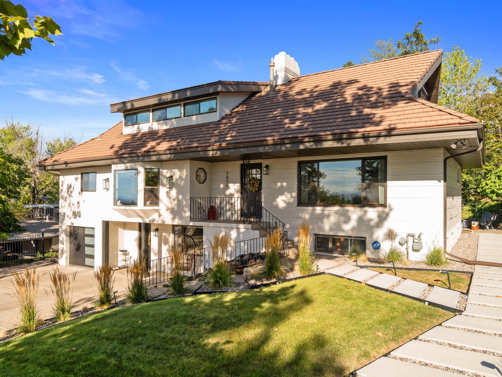 Photo of 7439 S 2200 E, Salt Lake City, UT 84121 (MLS # 2184101)