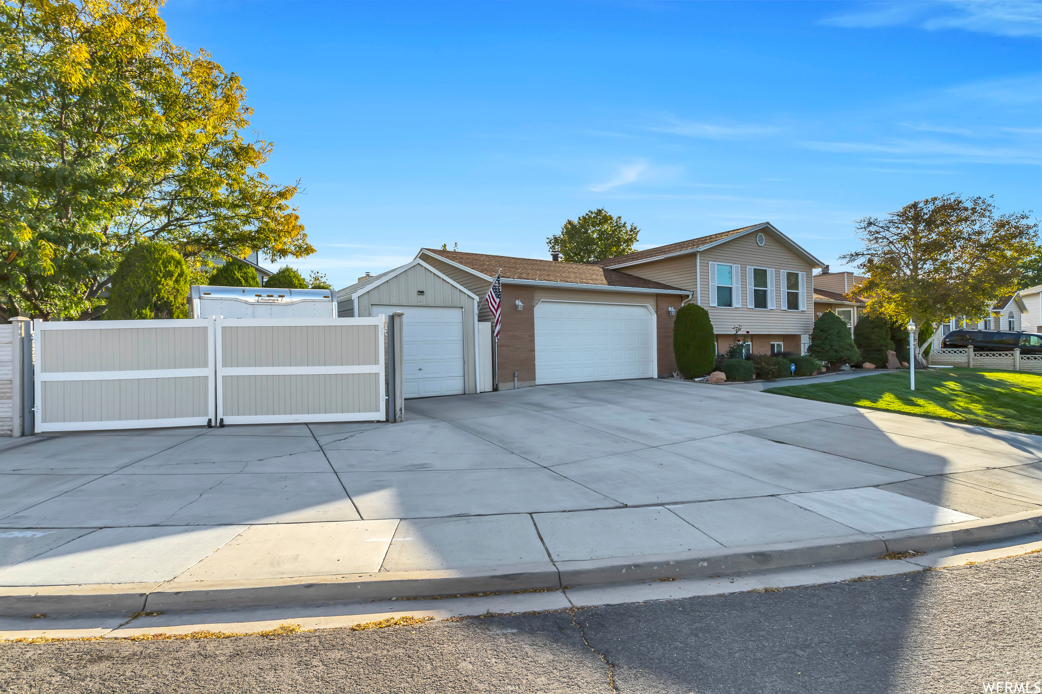 4333 W GLEN HILL CIR S