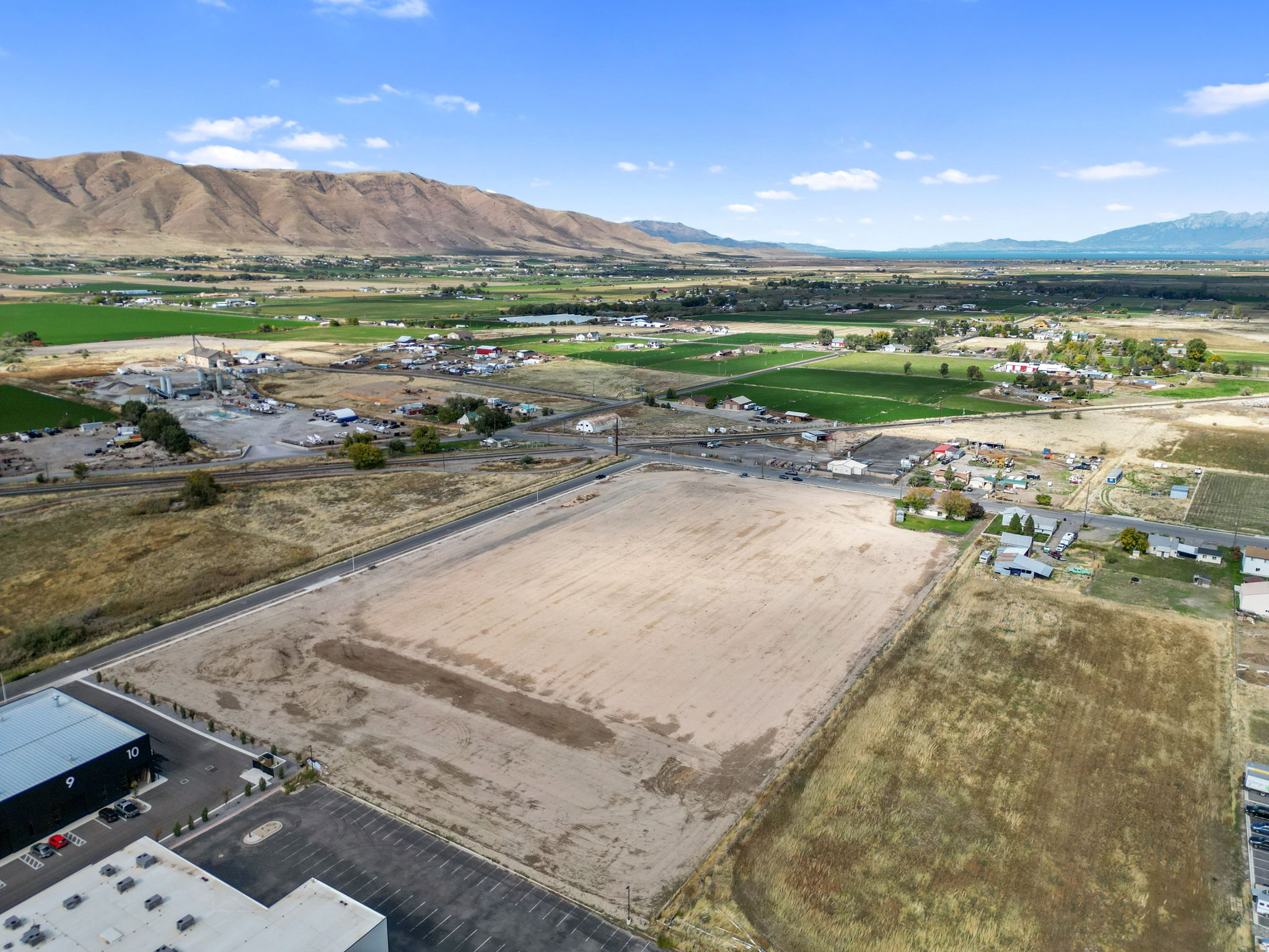 JONES - Commercial Sale