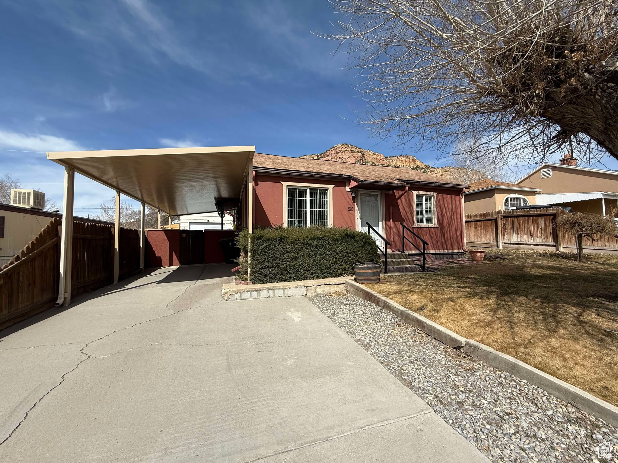 581 Pinion St, East Carbon, Utah image 1