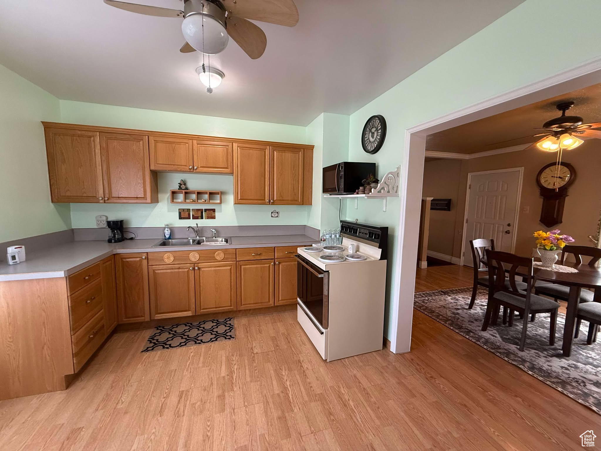 581 Pinion St, East Carbon, Utah image 11