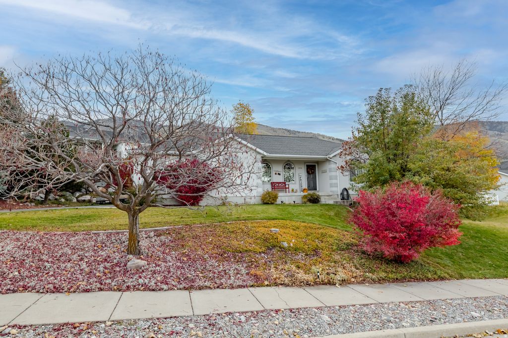 Photo of 2894 N VIEWCREST CIR, North Logan, UT 84341 (MLS # 2121337)