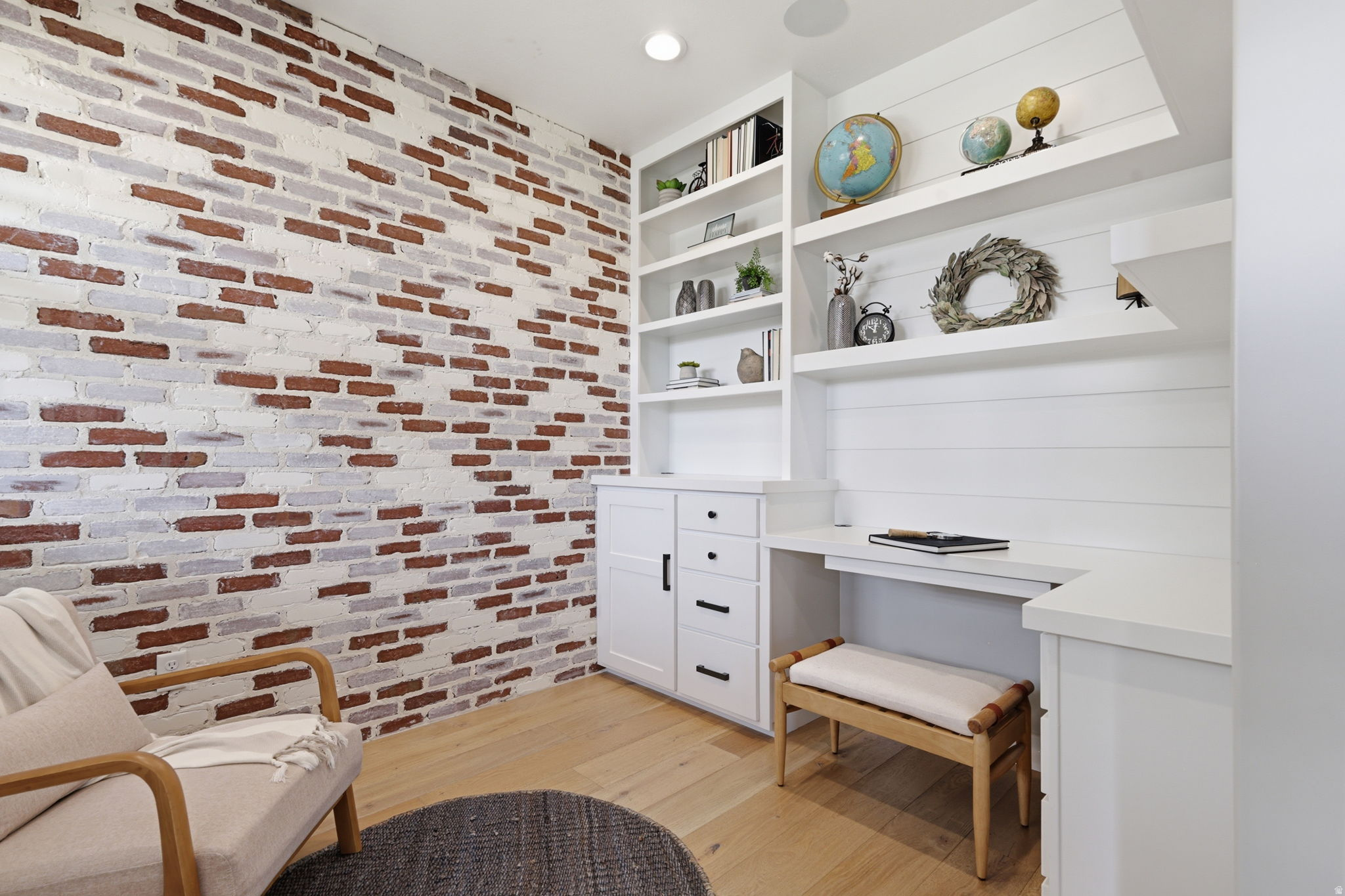 HILL FARMS - Residential