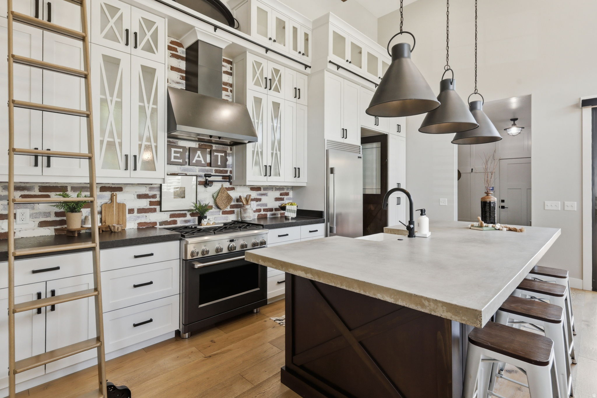 HILL FARMS - Residential