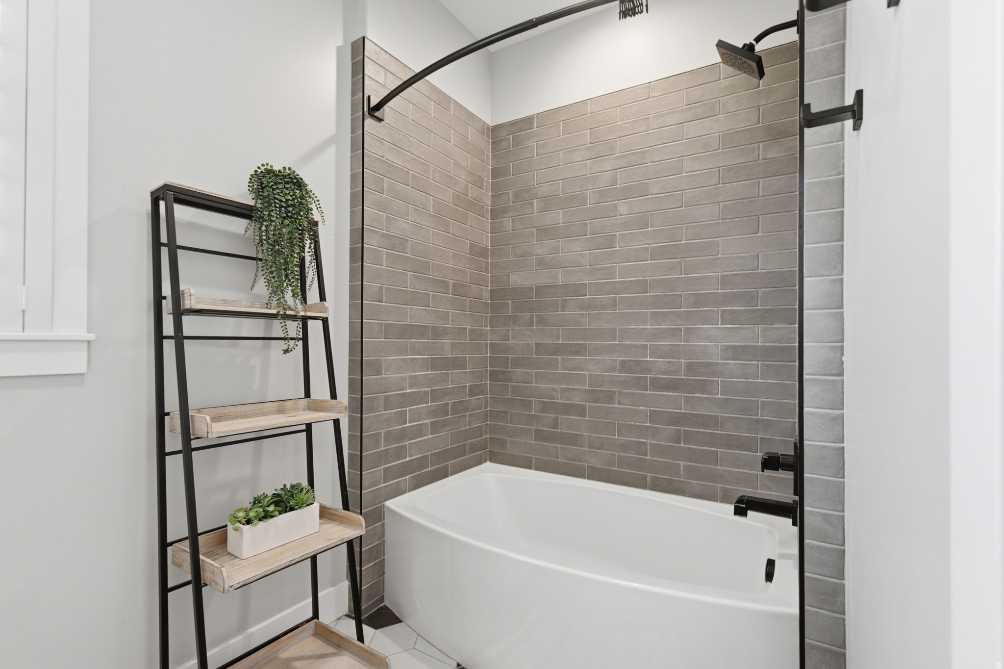 HILL FARMS - Residential