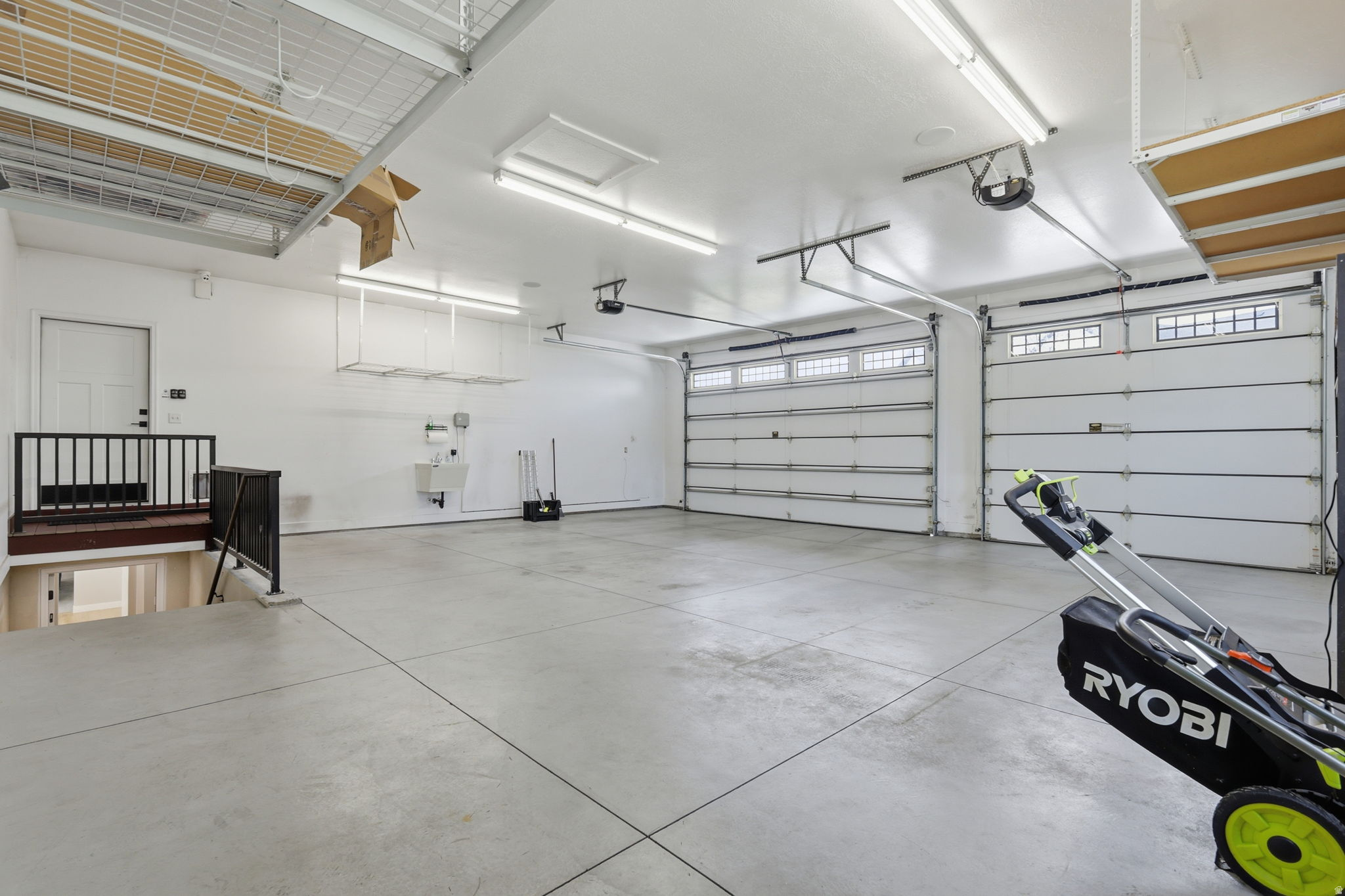 HILL FARMS - Residential