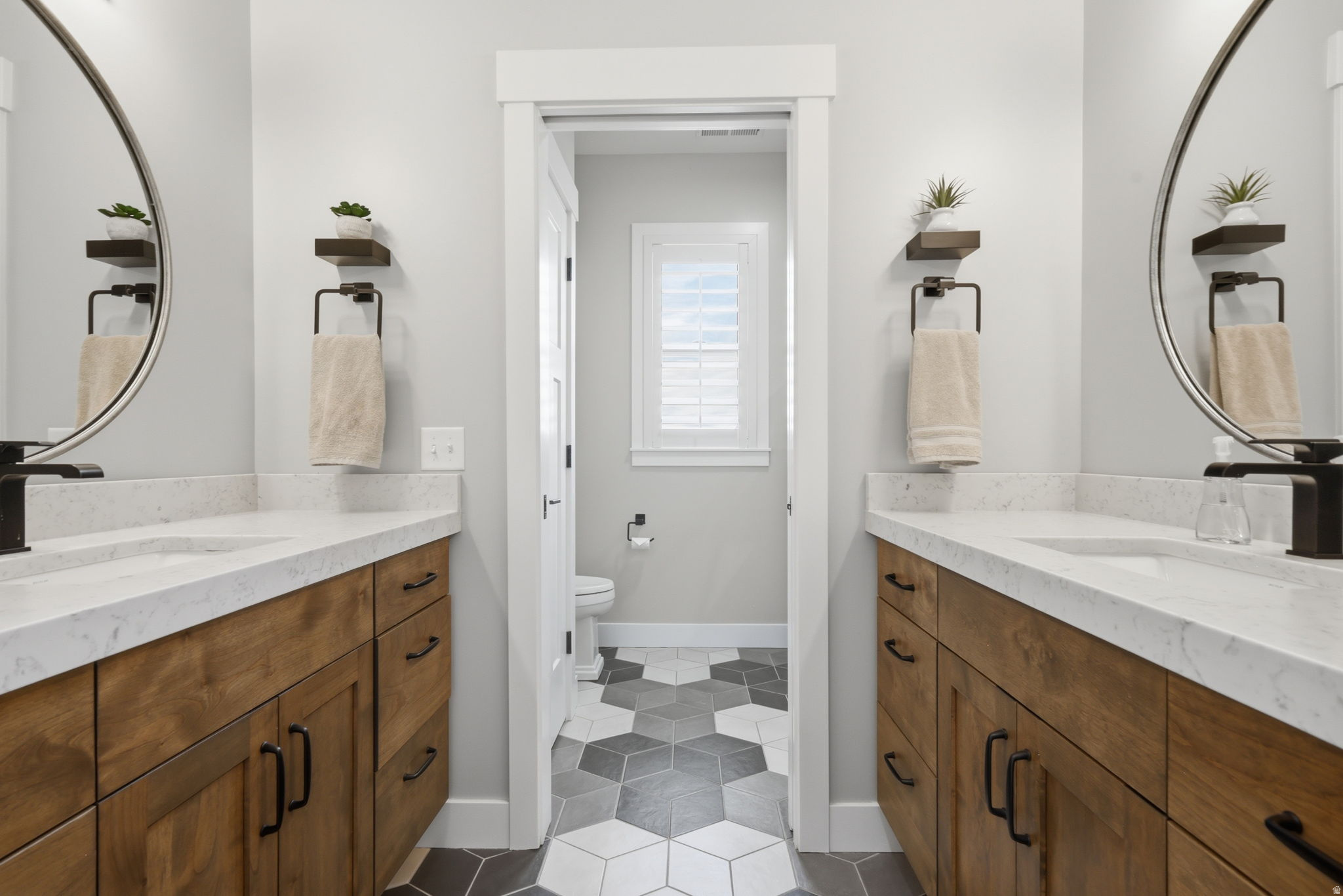 HILL FARMS - Residential