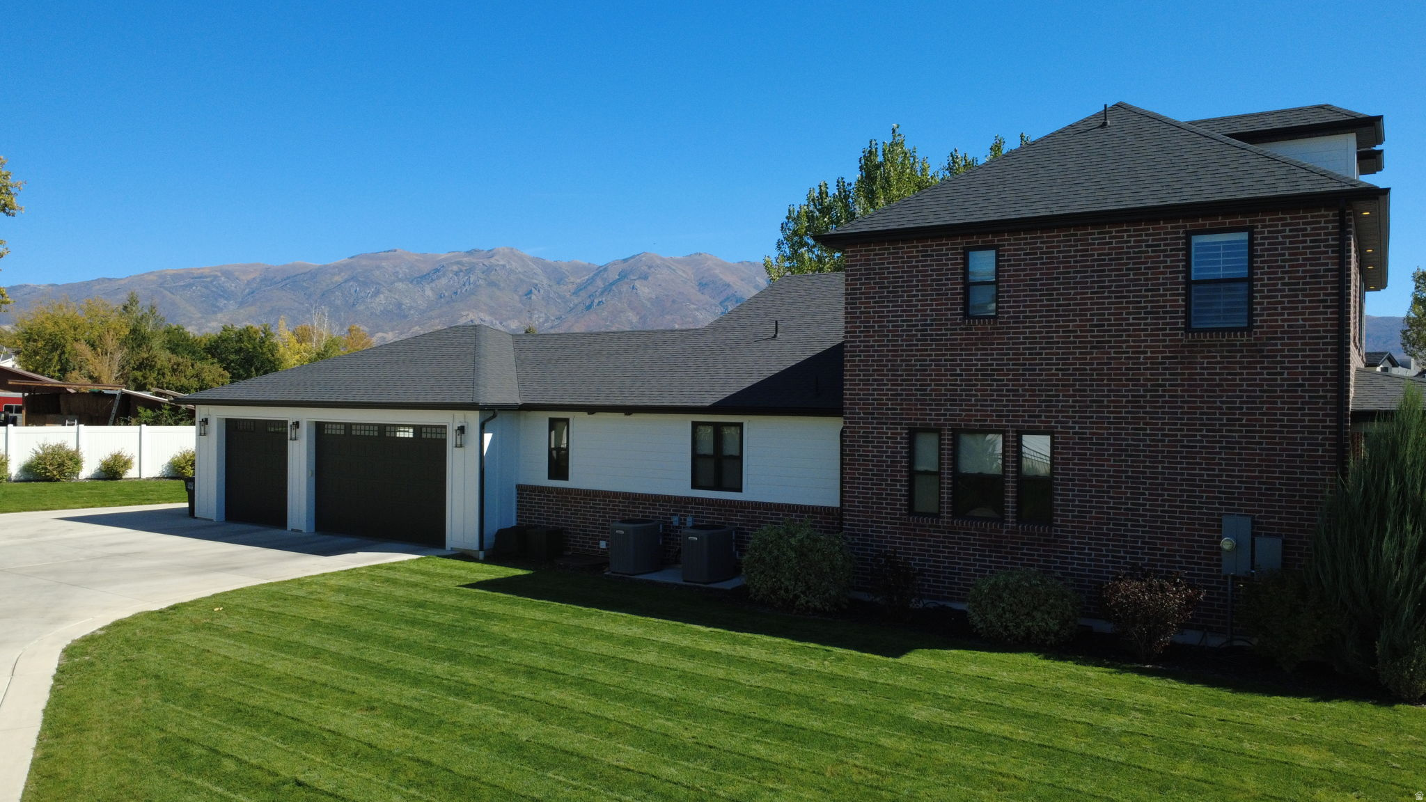 HILL FARMS - Residential