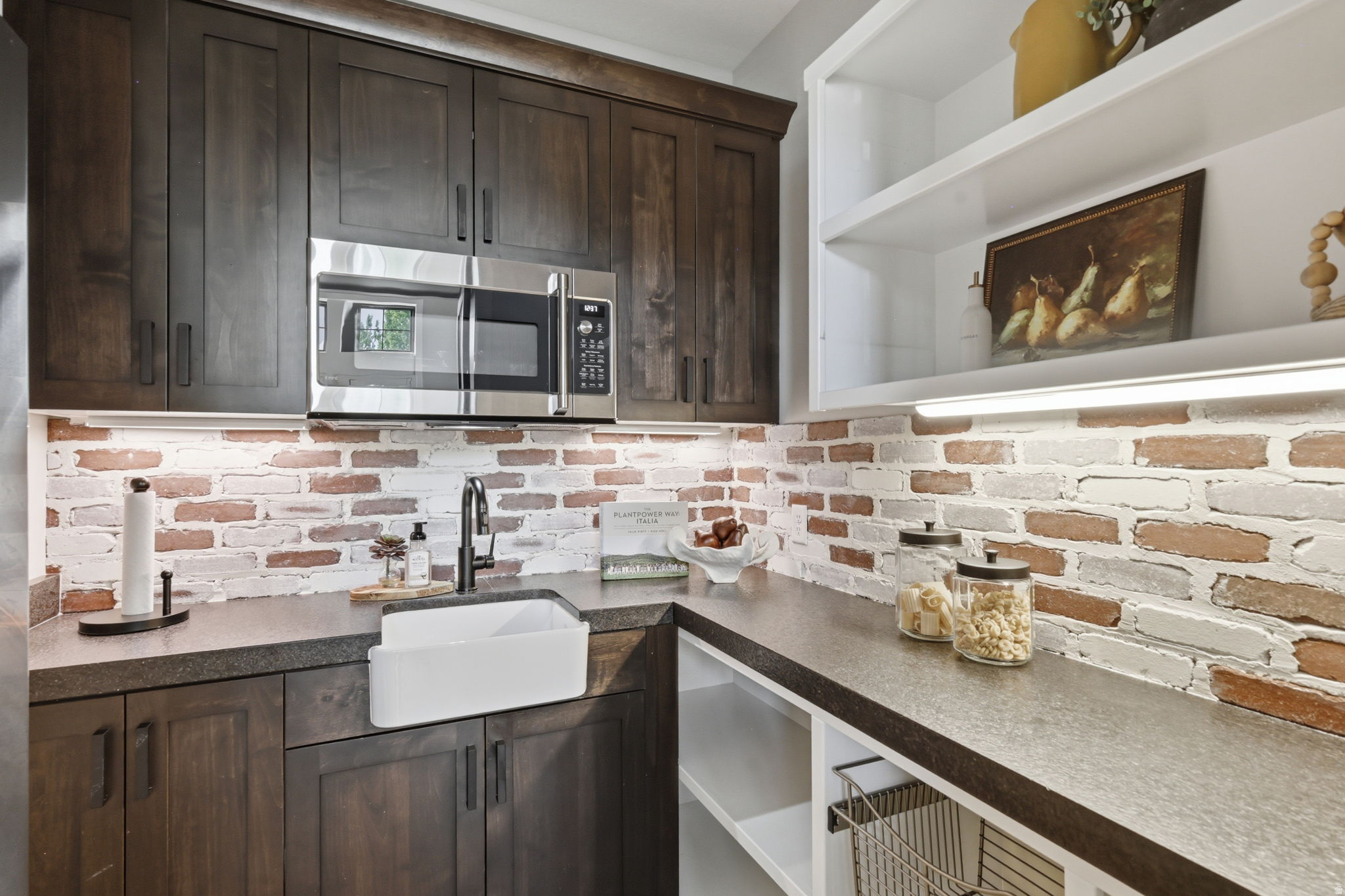 HILL FARMS - Residential