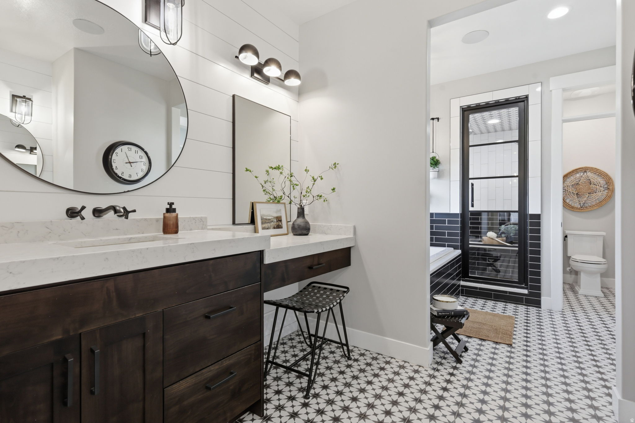 HILL FARMS - Residential