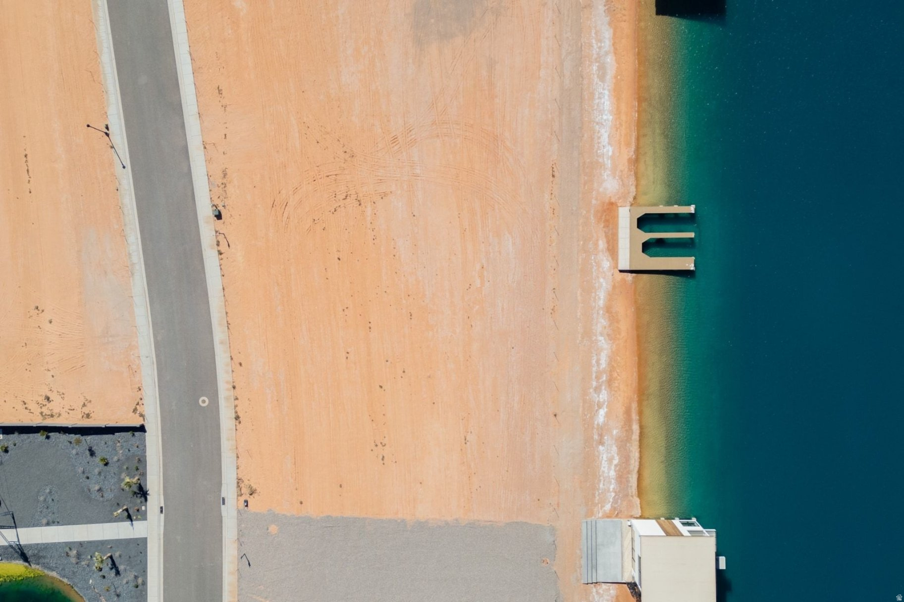 SOUTHERN SHORES - Land