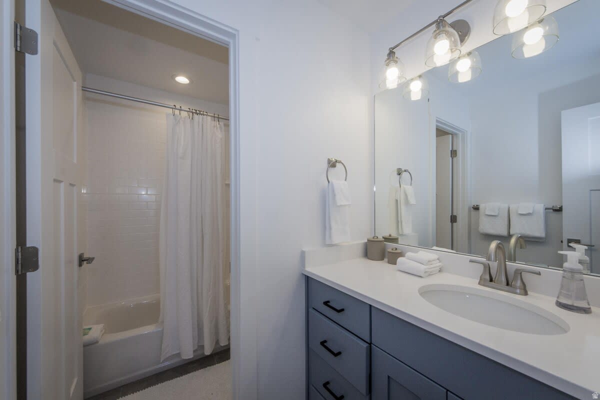 LEGACY BEACH PUD LOT 8 - Residential