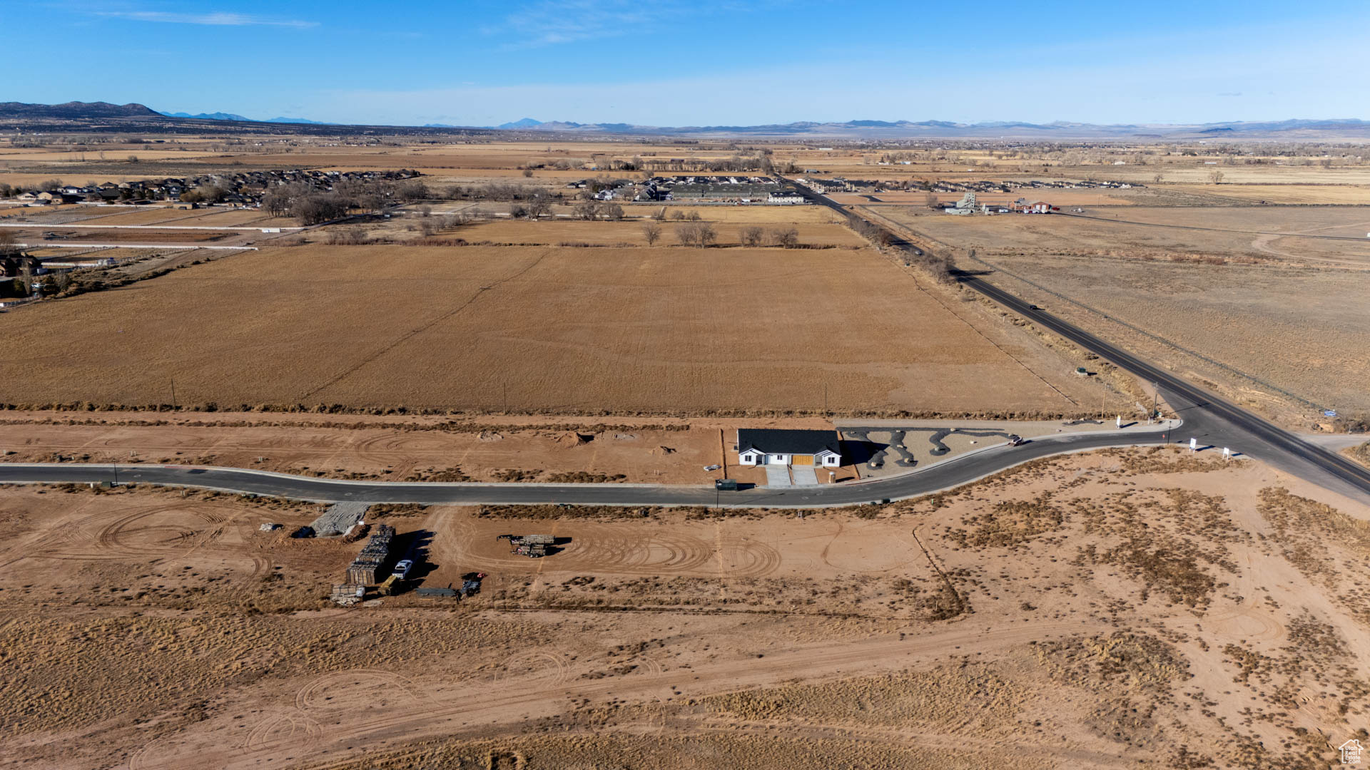POINTE WEST - Residential Income