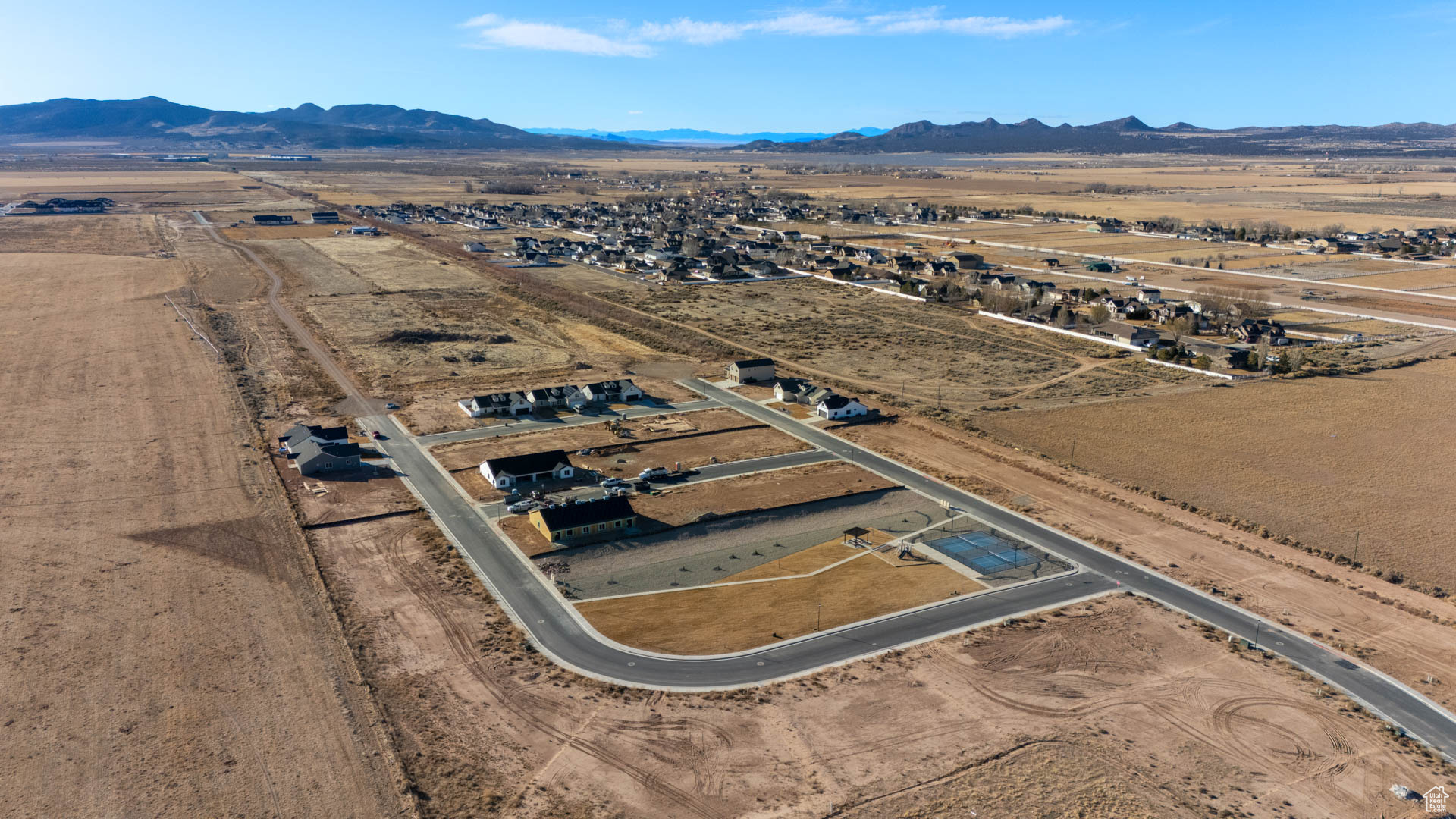 POINTE WEST - Residential Income