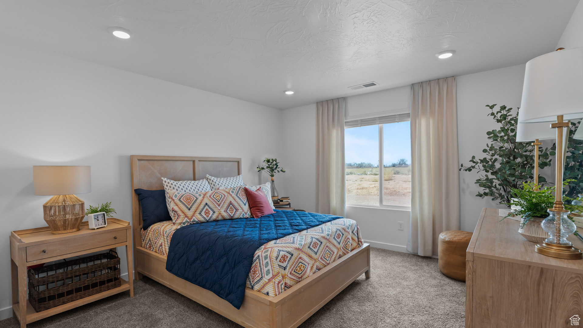 POINTE WEST - Residential Income