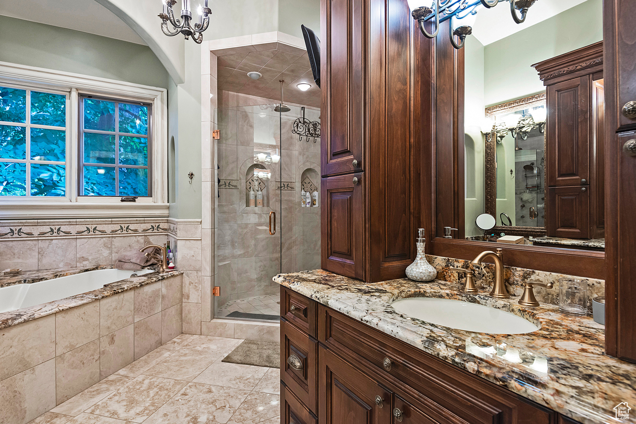 Holladay, Utah 84117, United States, 7 Bedrooms Bedrooms, ,7 BathroomsBathrooms,Residential,Active,89672