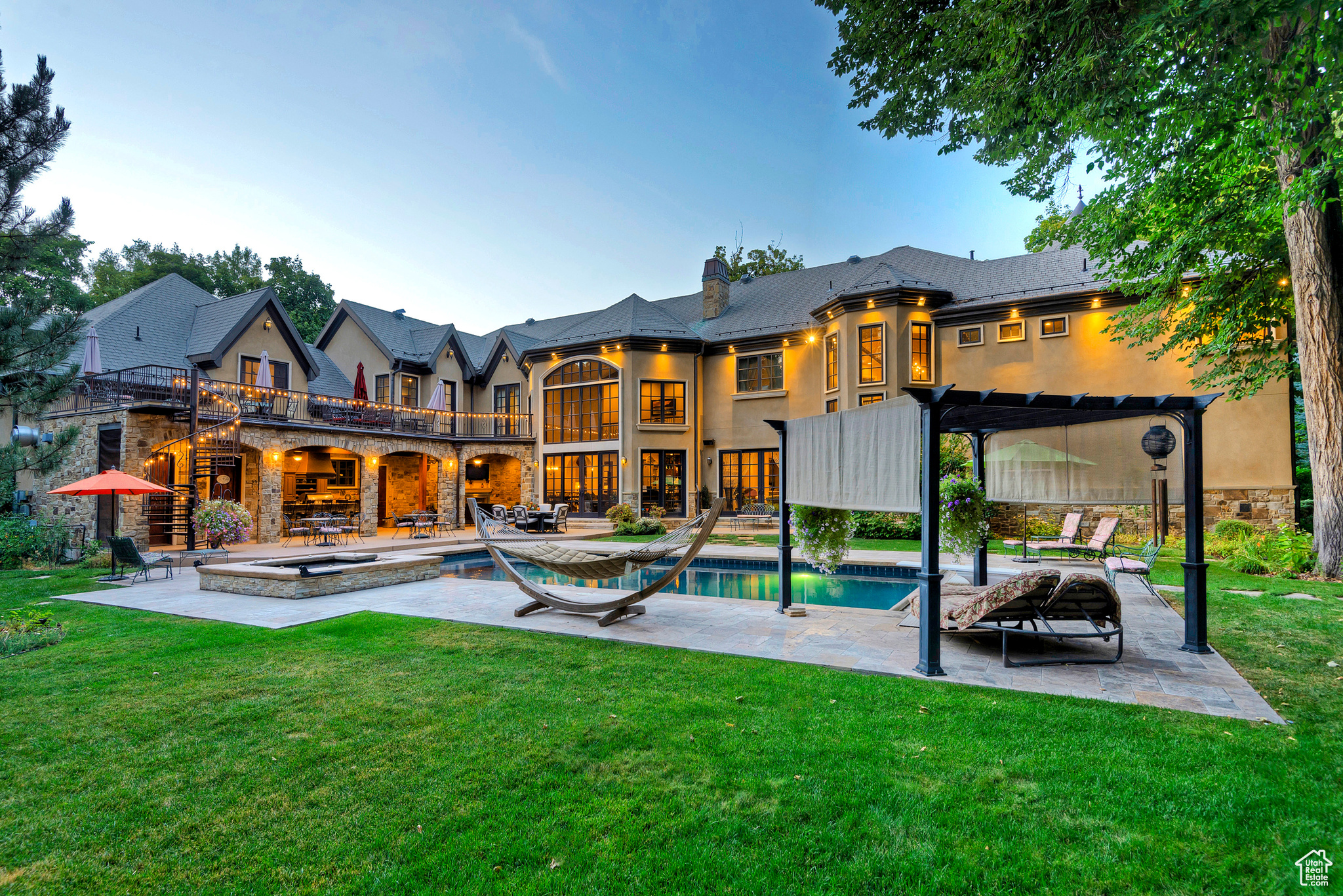 Holladay, Utah 84117, United States, 7 Bedrooms Bedrooms, ,7 BathroomsBathrooms,Residential,Active,89672