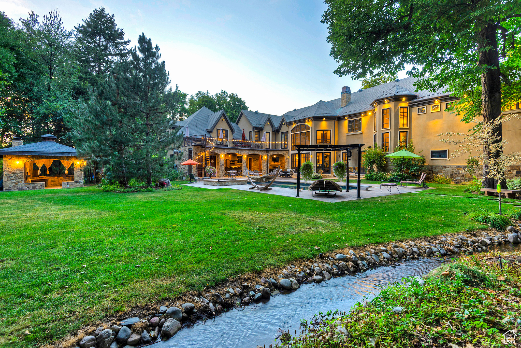 Holladay, Utah 84117, United States, 7 Bedrooms Bedrooms, ,7 BathroomsBathrooms,Residential,Active,89672