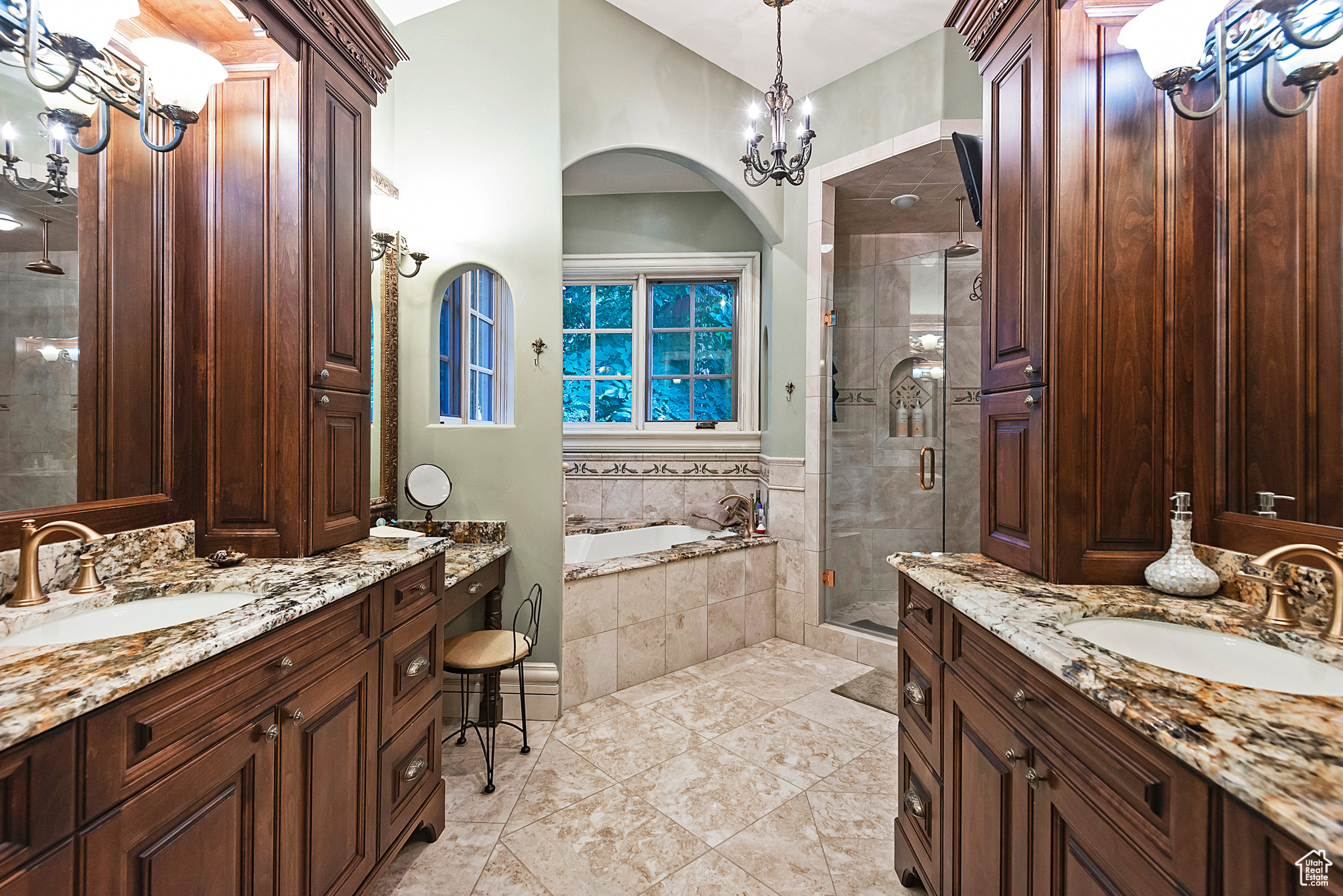 Holladay, Utah 84117, United States, 7 Bedrooms Bedrooms, ,7 BathroomsBathrooms,Residential,Active,89672