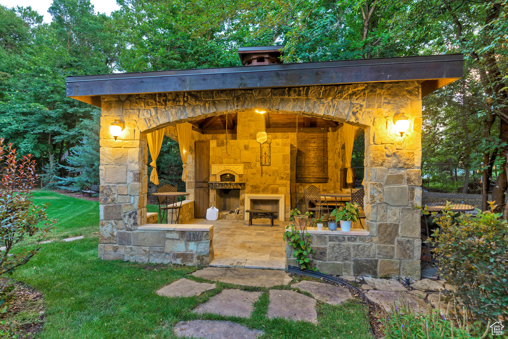 Holladay, Utah 84117, United States, 7 Bedrooms Bedrooms, ,7 BathroomsBathrooms,Residential,Active,89672