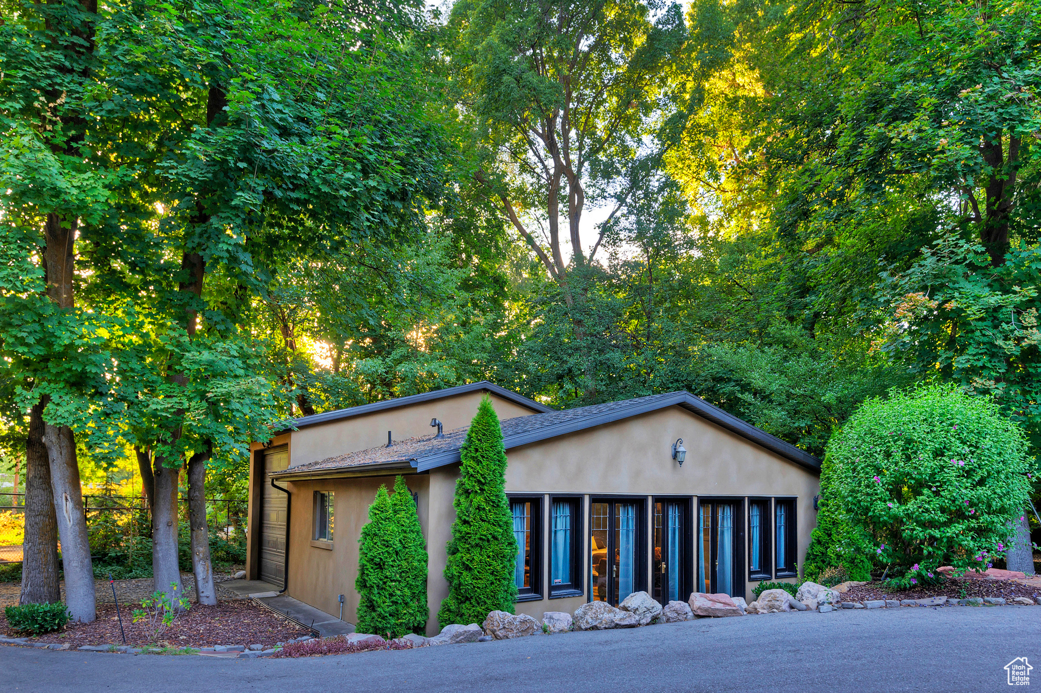 Holladay, Utah 84117, United States, 7 Bedrooms Bedrooms, ,7 BathroomsBathrooms,Residential,Active,89672