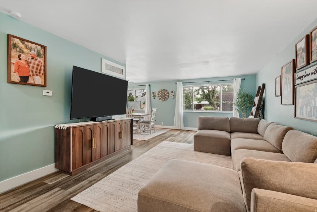 Photo of 512 N 100 E, Tooele, UT 84074 (MLS # 2173294)