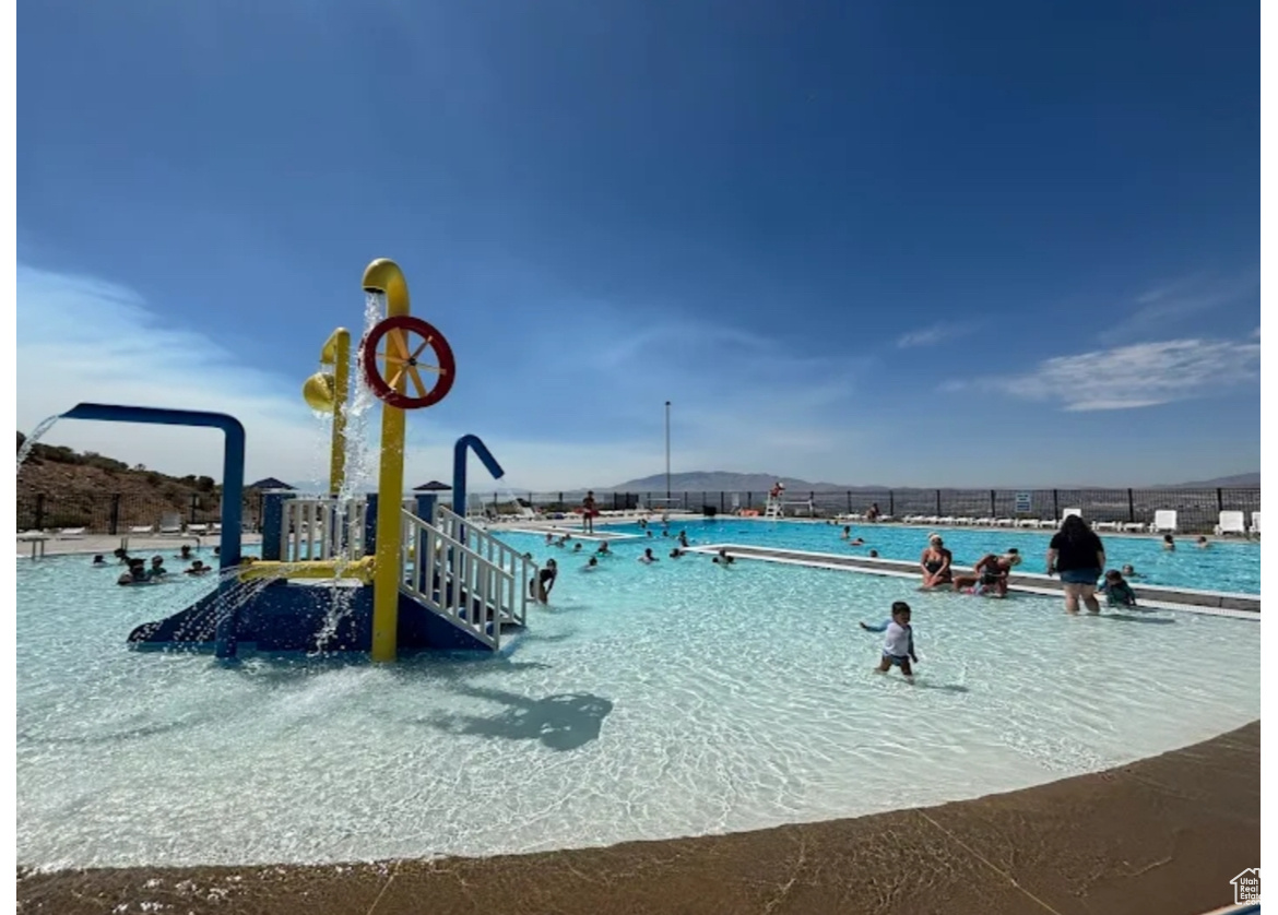 CROSSINGS AT TRAVERSE - Residential