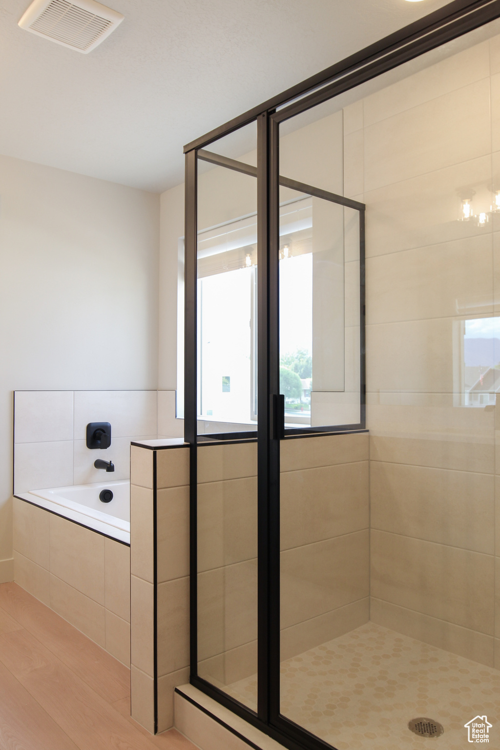 GOLDEN FOREST - Residential