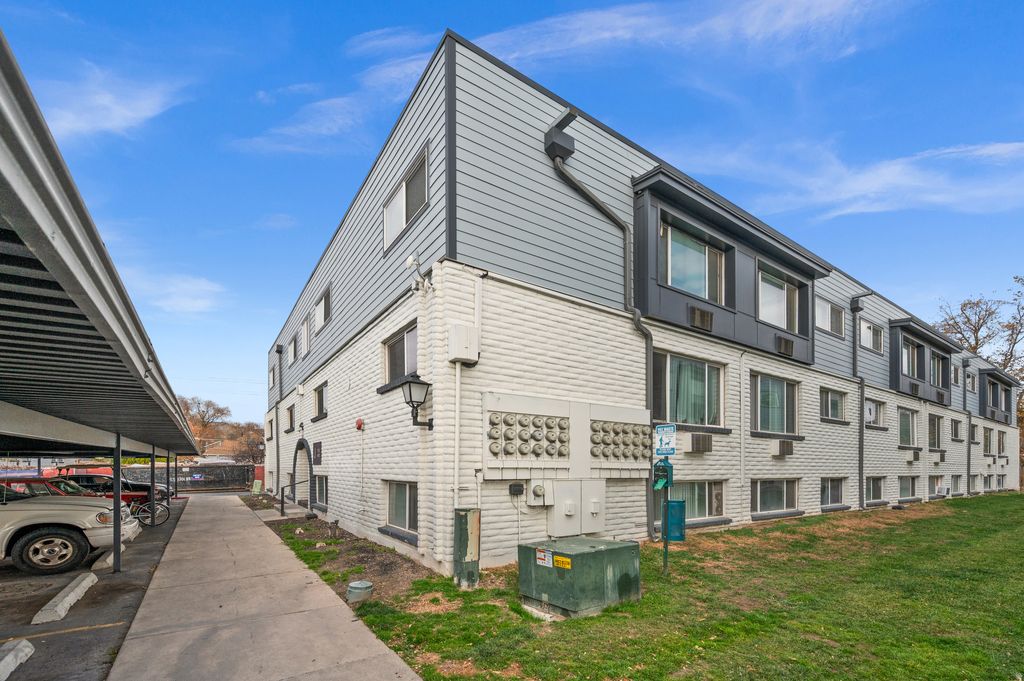 Photo of 732 S 400 E #104, Salt Lake City, UT 84111 (MLS # 2123982)