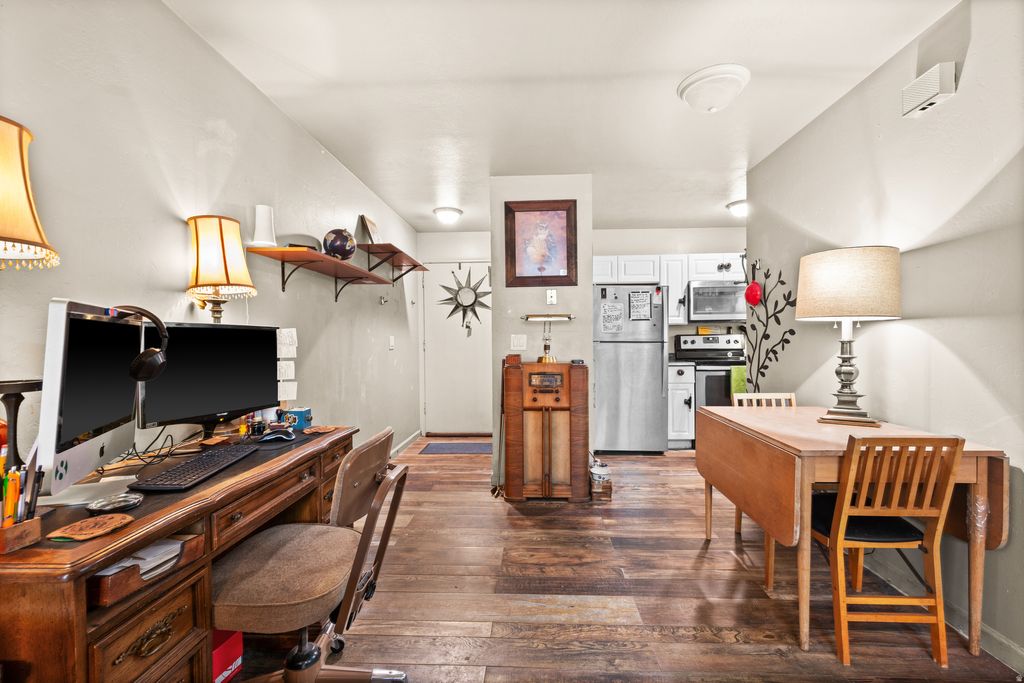 Photo of 732 S 400 E #104, Salt Lake City, UT 84111 (MLS # 2123982)