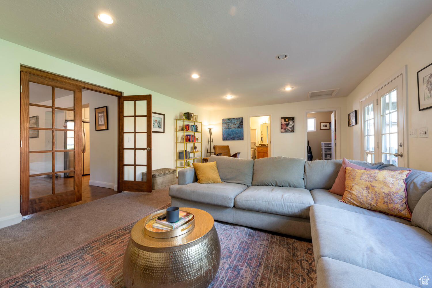 COUNTRY CLUB HEIGHTS - Residential