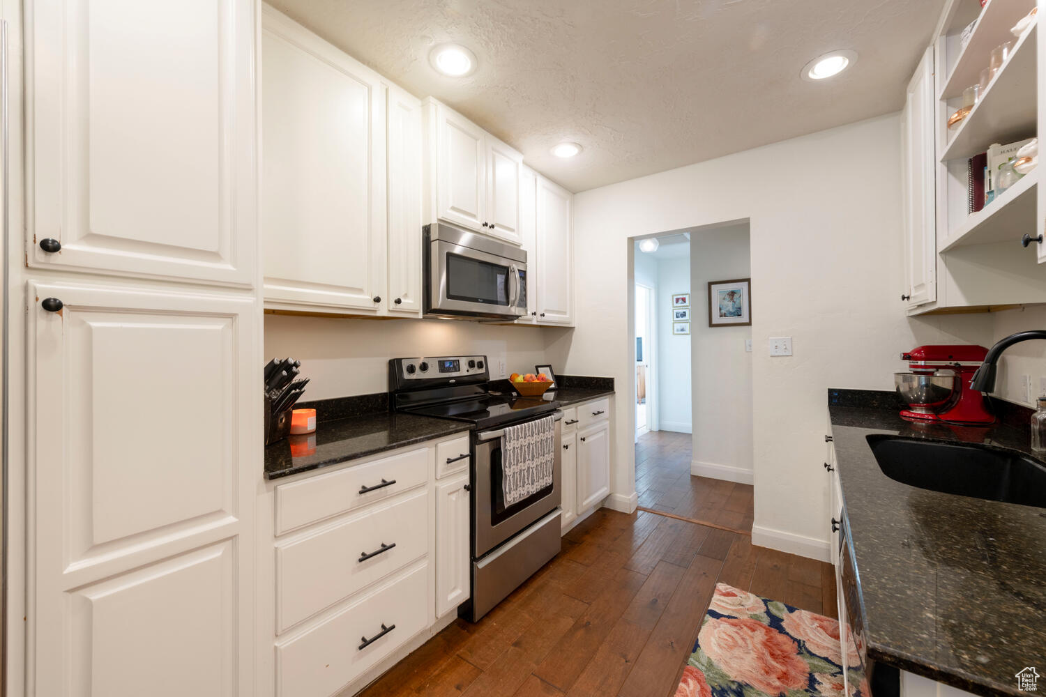 COUNTRY CLUB HEIGHTS - Residential