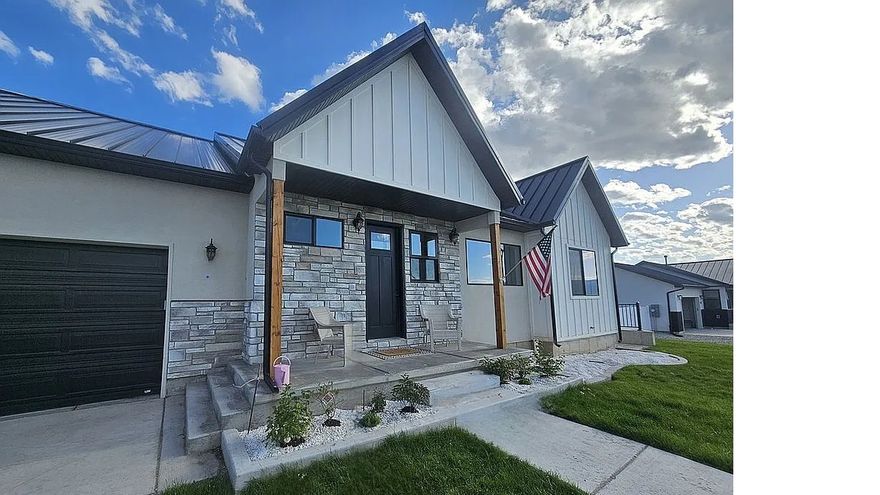 (Price Improvement) Beautiful 4,612 sq ft 2-story home in Ephraim Crossings! Features 5 beds, 3 baths, and an unfinished basement with room to grow. Enjoy stunning mountain views, a fully fenced yard, and an in-ground automatic sprinkler system. Spacious layout in a desirable neighborhood-don't miss this one!