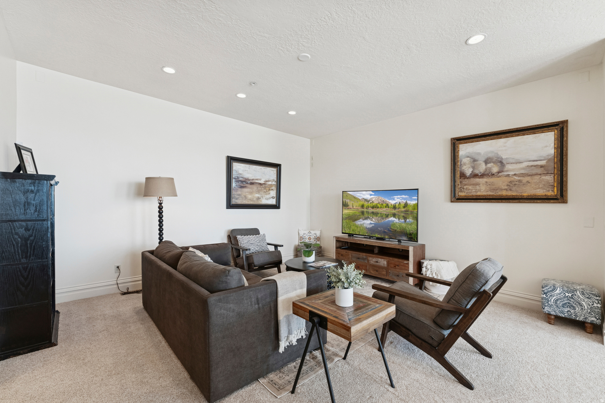 ALMOND STREET - Residential