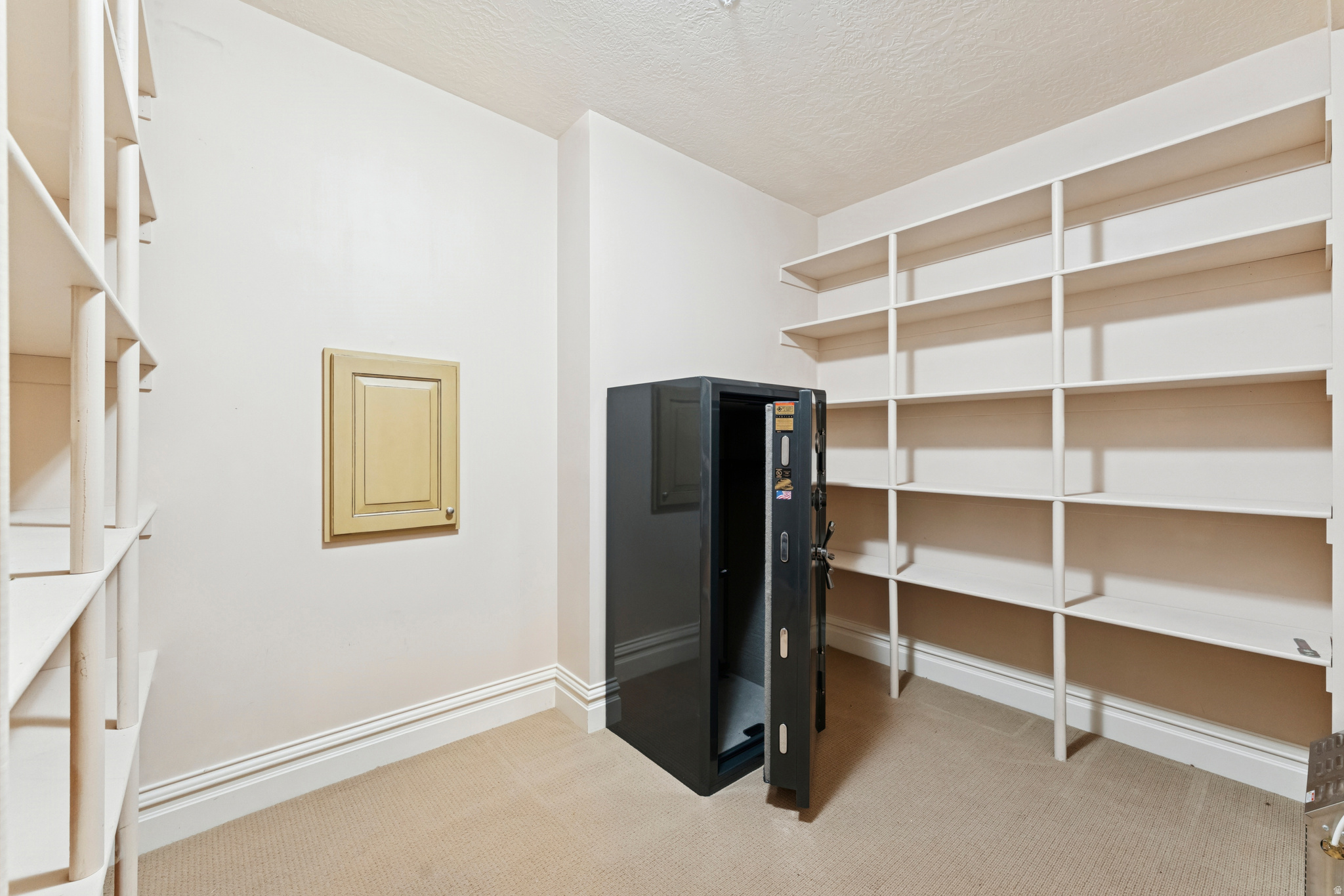 ALMOND STREET - Residential