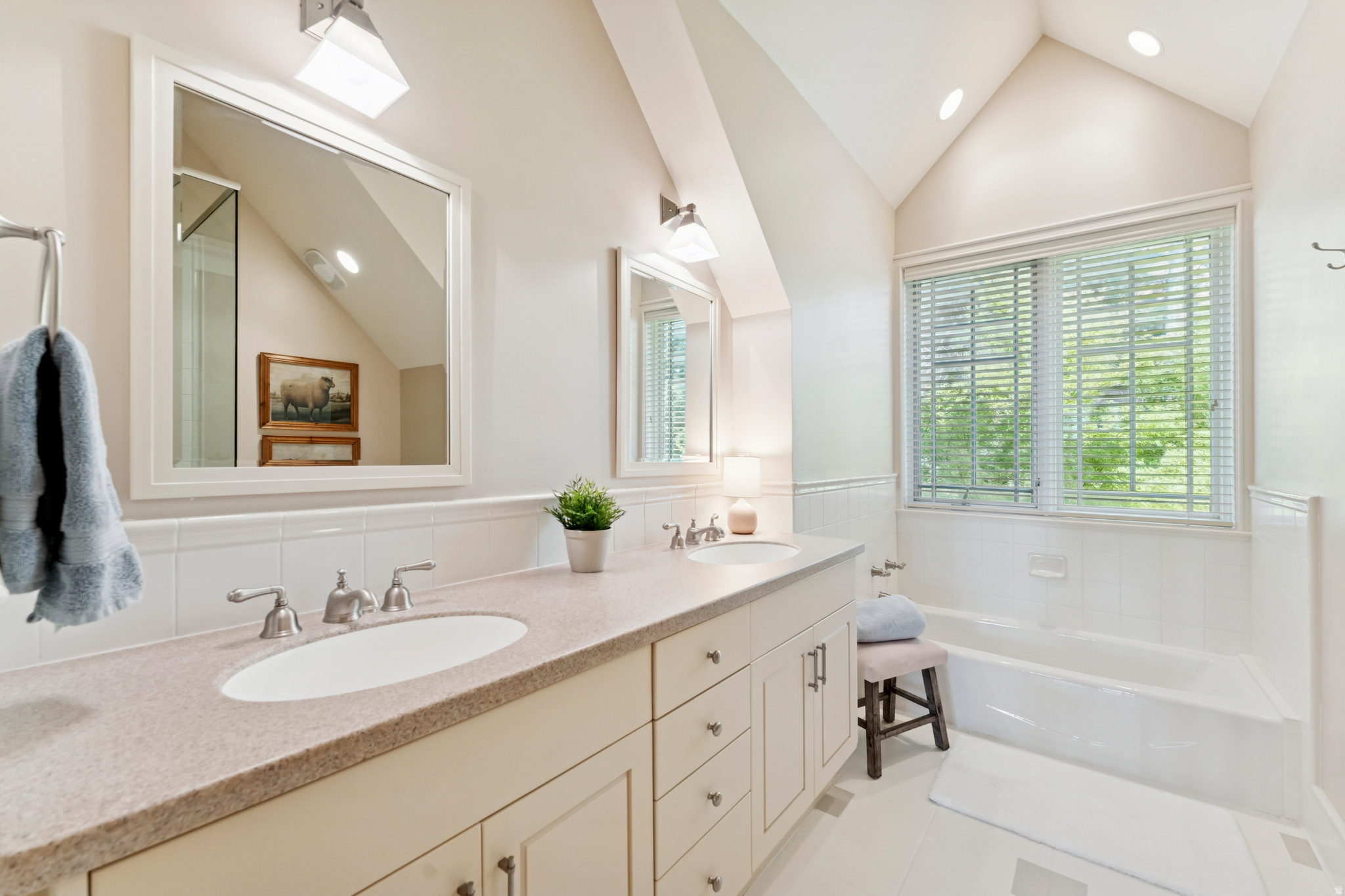 ALMOND STREET - Residential