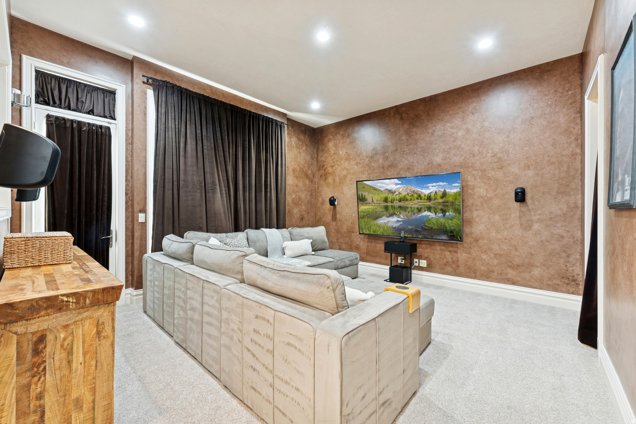 ALMOND STREET - Residential