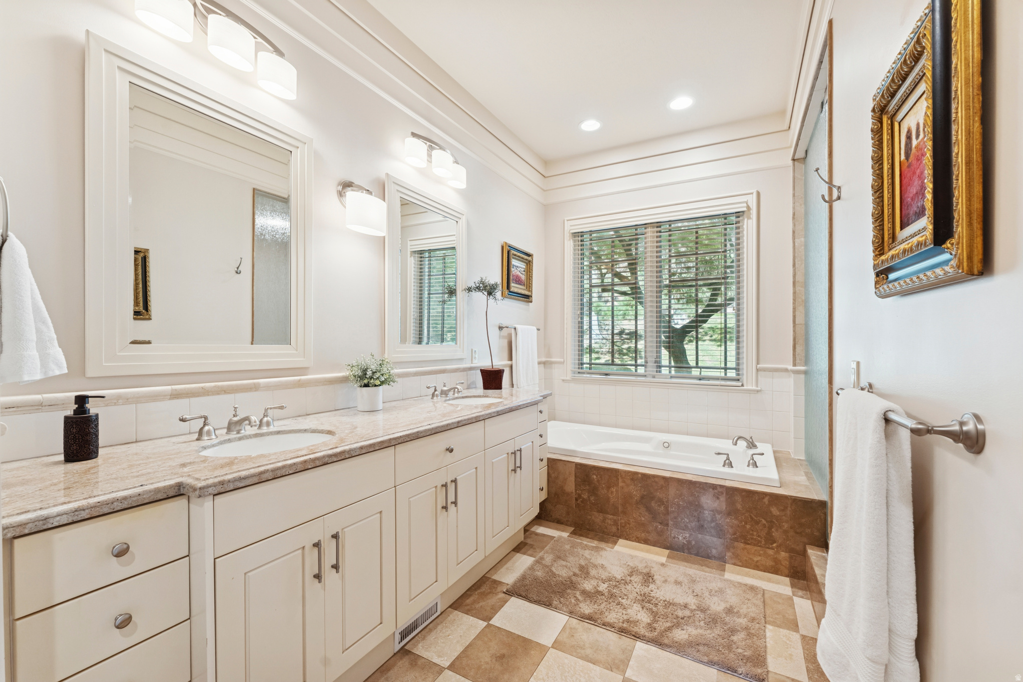 ALMOND STREET - Residential